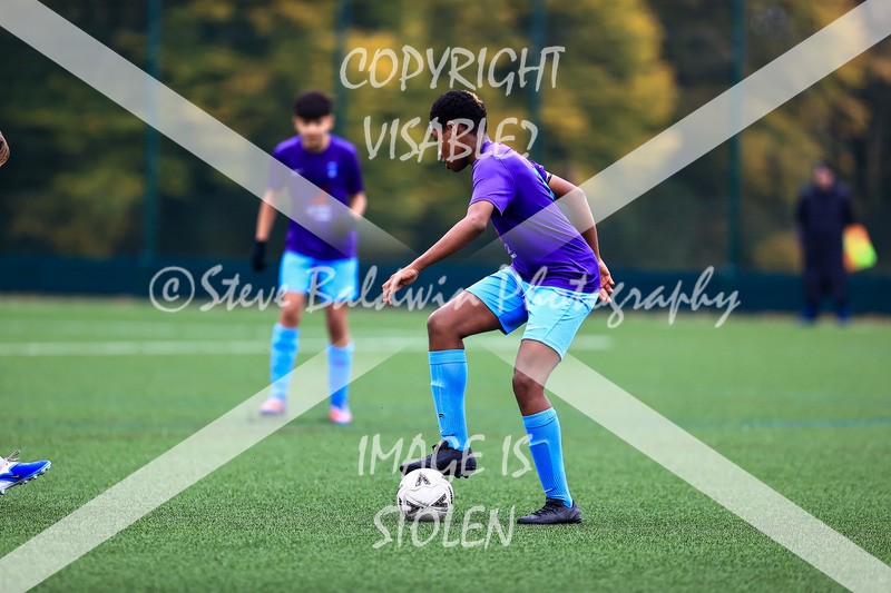 1DX30386 - 2025-10-12 FC Abbey Meads U14 Orange V Kingsdown Lions U14