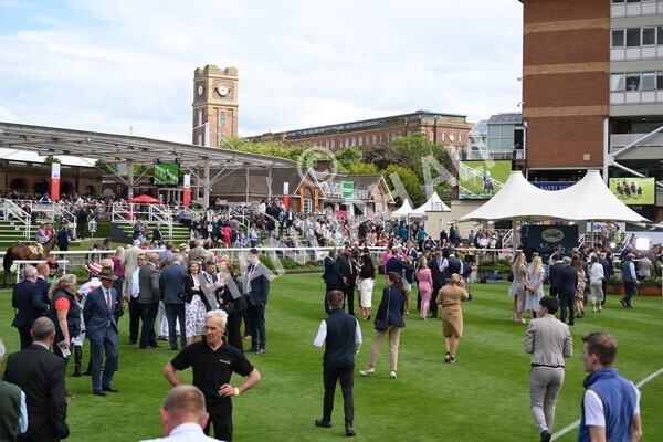 yr11062022r3-12 - Race 3 2.35pm The JCB Stakes