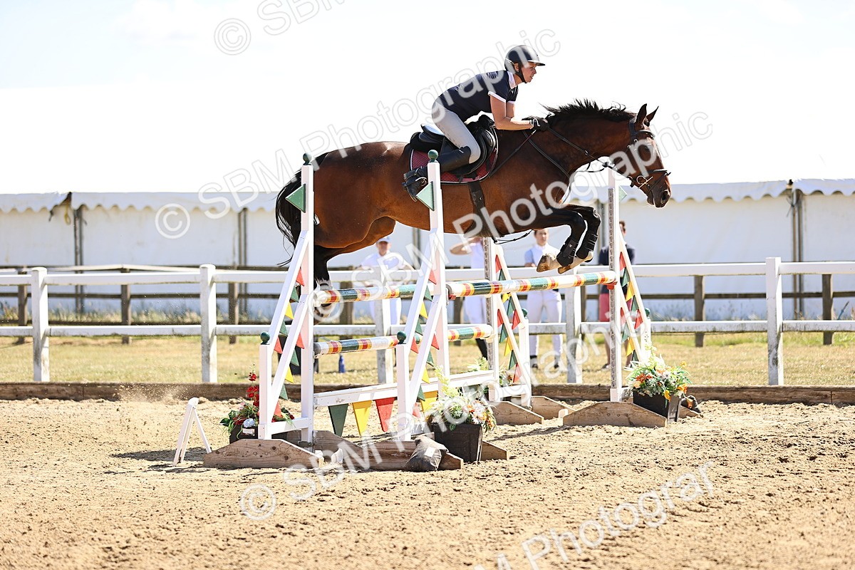 SBM_015073 - Class 16 - Senior foxhunter - 1.20m Open