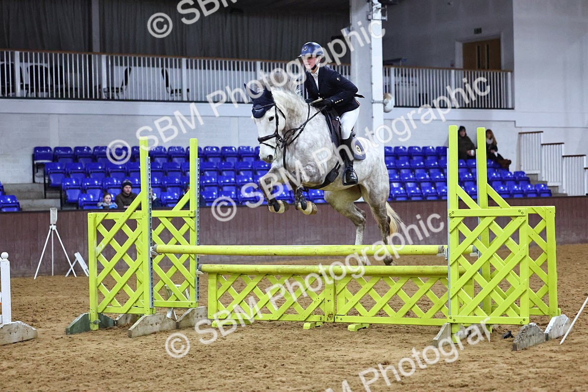 SBM_002892 - Class 6 - Holly & Ivy Stakes - 90cm