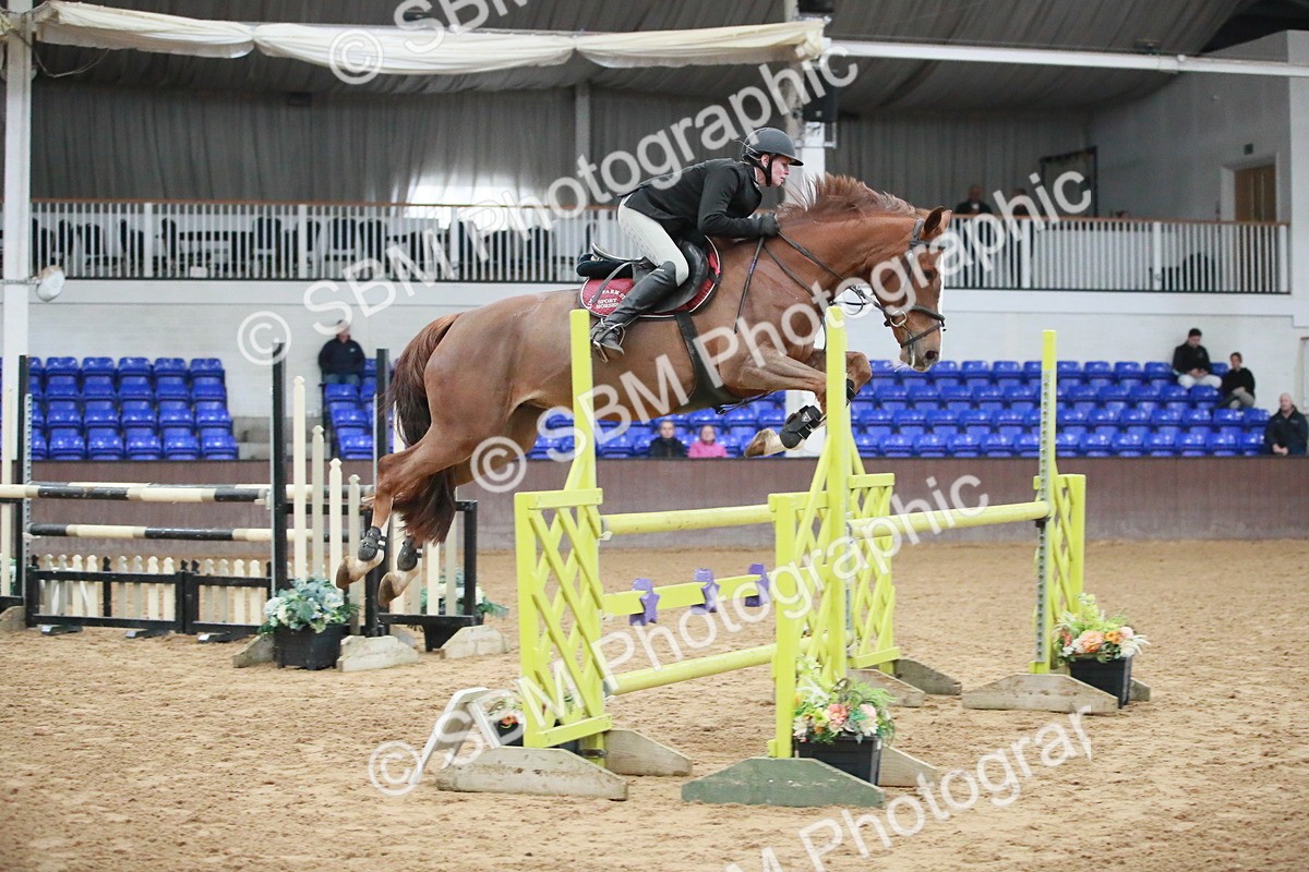 SBM_000921 - Class 4 - Senior Newcomers - 1.10m Open