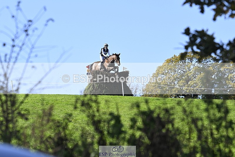 251024A-121714-08940 - B-124-Sophie.Lamb