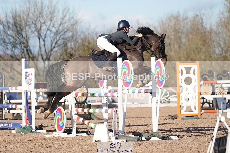 251130-132704-01240 - Cls 15 - 17 Children on Horses