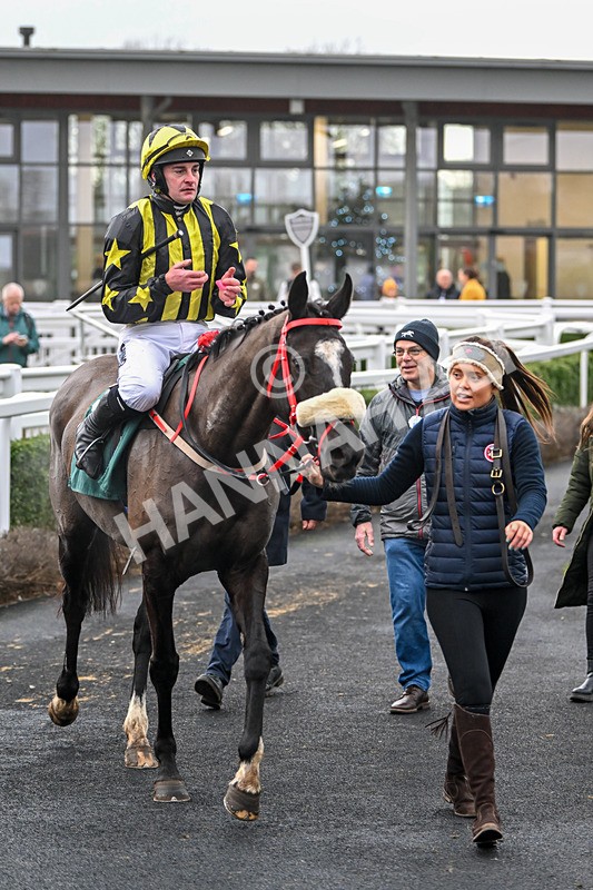 171224-Race 3-Not Staying Long-3189 - Race 3