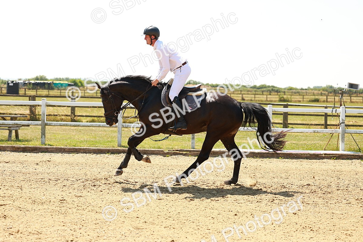 SBM_001459 - Class 4 - Senior Newcomers - 1.10m