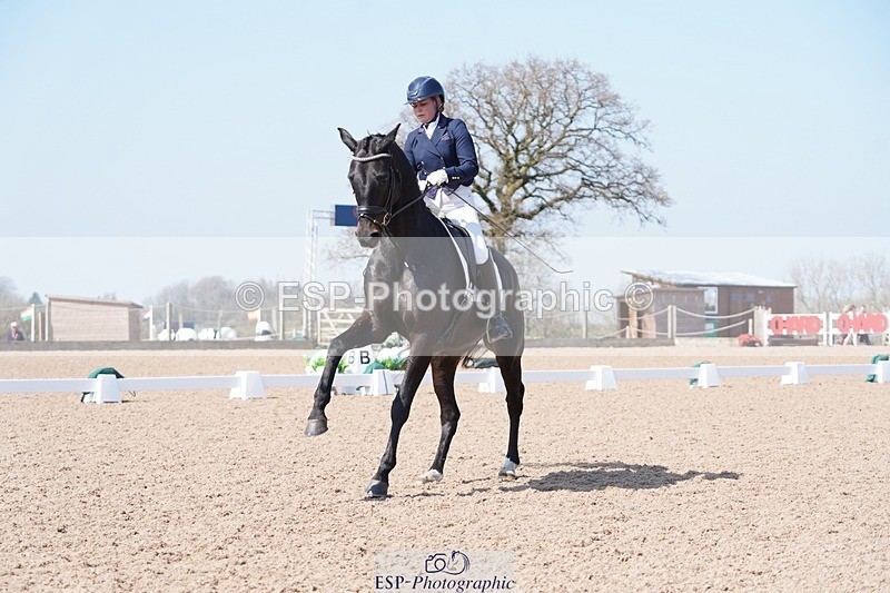 250404-133128-06194 - 003-Abbie.Newbury-Seagry.Firstamour