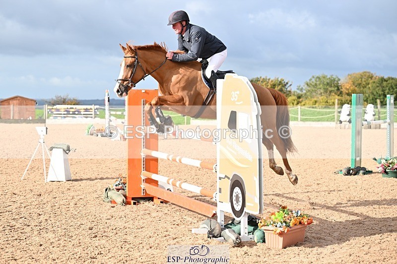 251005-101915-02727 - Cls 15 Foxhunter and 1.20m