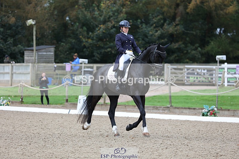 241024-102114-01566 - 132-Mollie.Summerland-MOJO