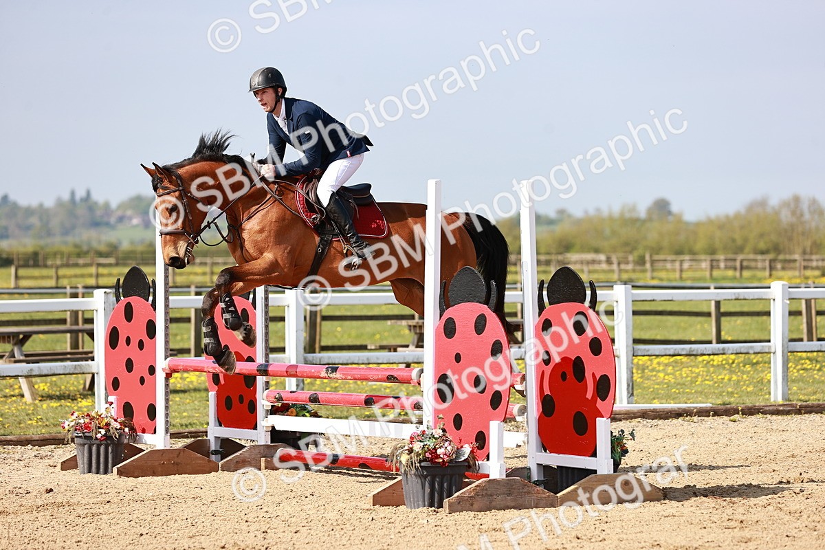  - Class 21 - Senior British Novice - 90cm