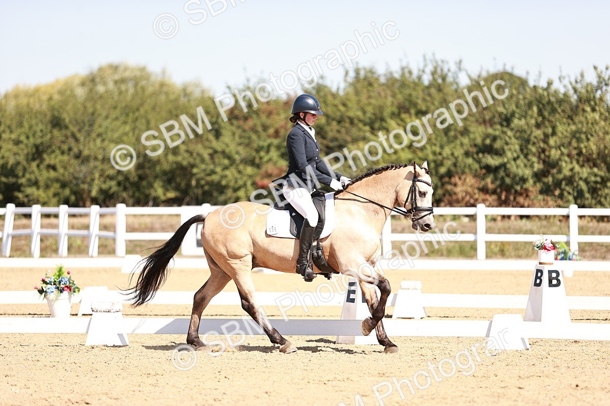 SBM_004624 - Class 12 - Novice 5 - 10.31-11.41