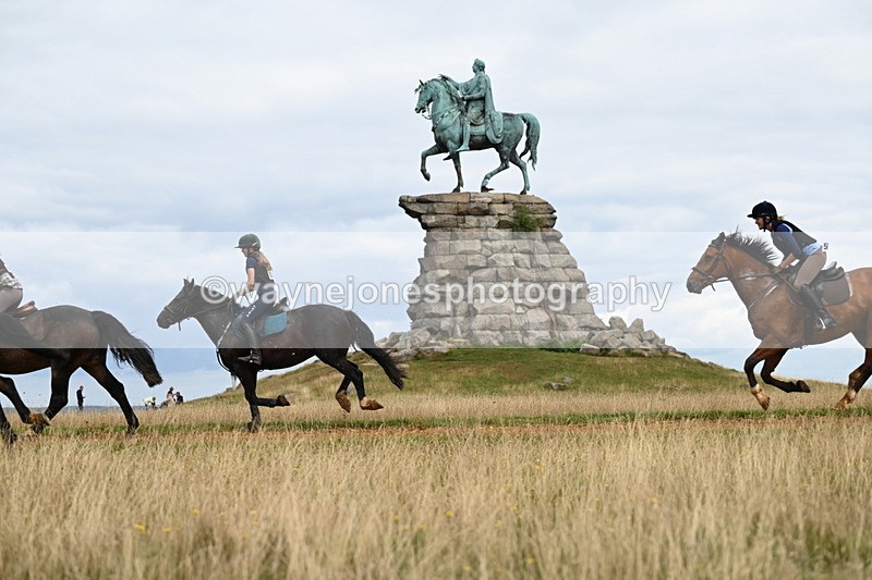 DSC_6419 - Time at Statue 12:17 to 12:44