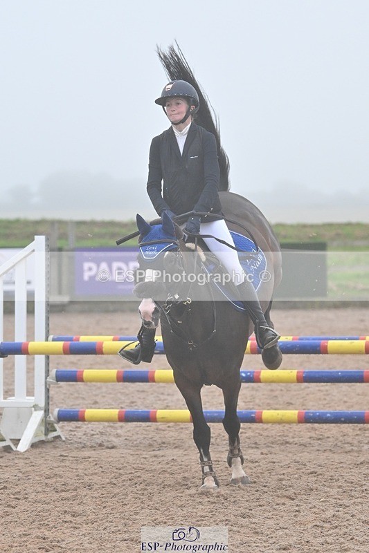 240813-194104-00993 - Classes 7 A&B 90cm