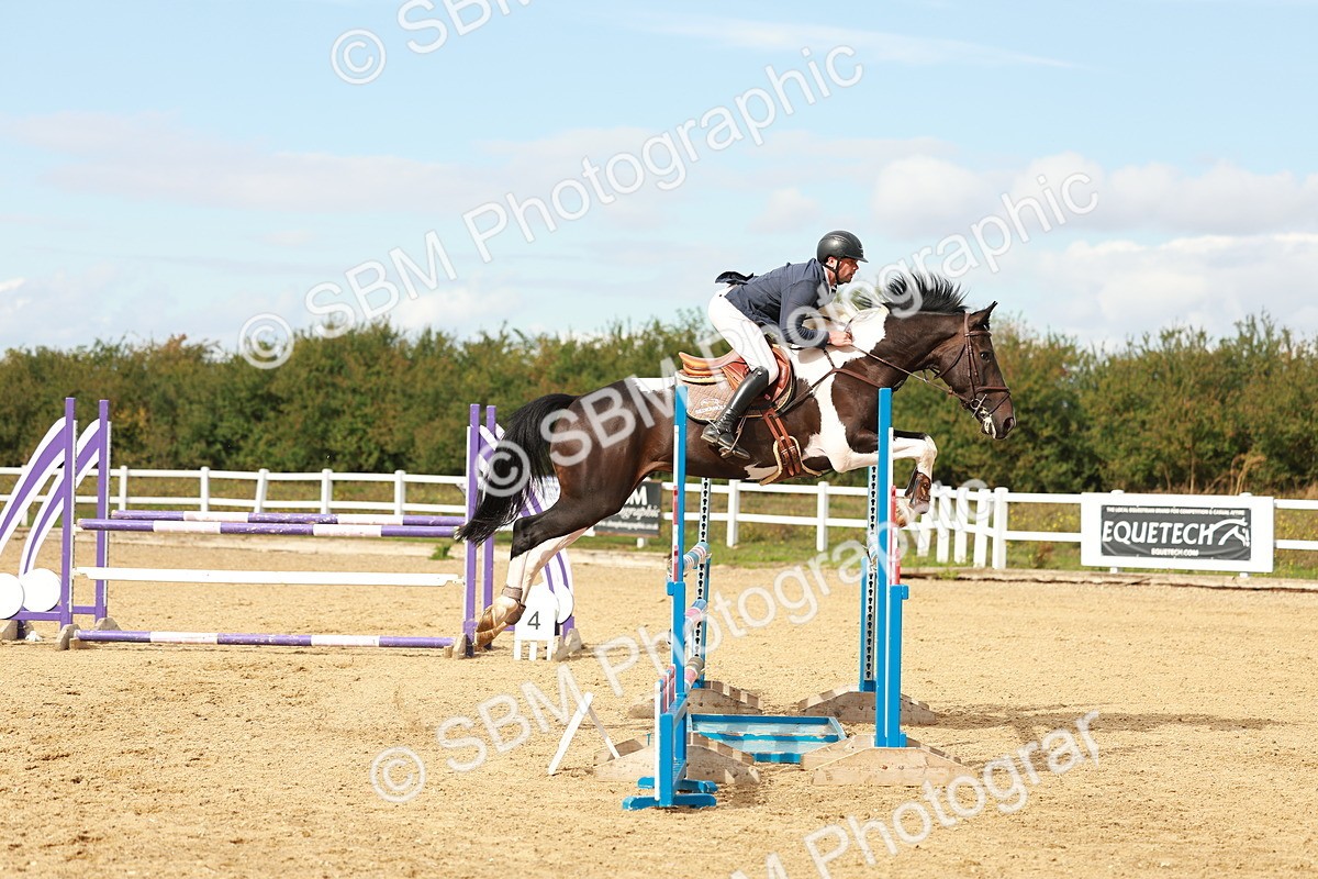SBM_001645 - Class 4 - Senior Newcomers - 1.10m