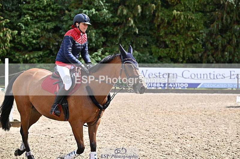 250831A-124735-10419 - Cls 42 Snr 1m Grand Prix