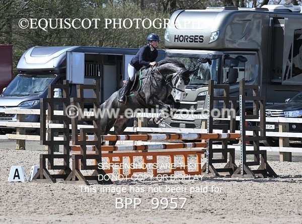 BPP_9957 - CLASS 19 SUN Senior British Novice/ 90cm Open
