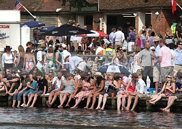 090704 REMENHAM FARM IMG_8403 - HENLEY REGATTA  SATURDAY 4th JULY 2009