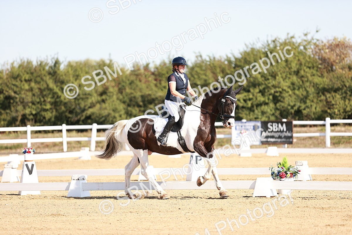 SBM_004319 - Class 12 - Novice 5 - 10.31-11.41