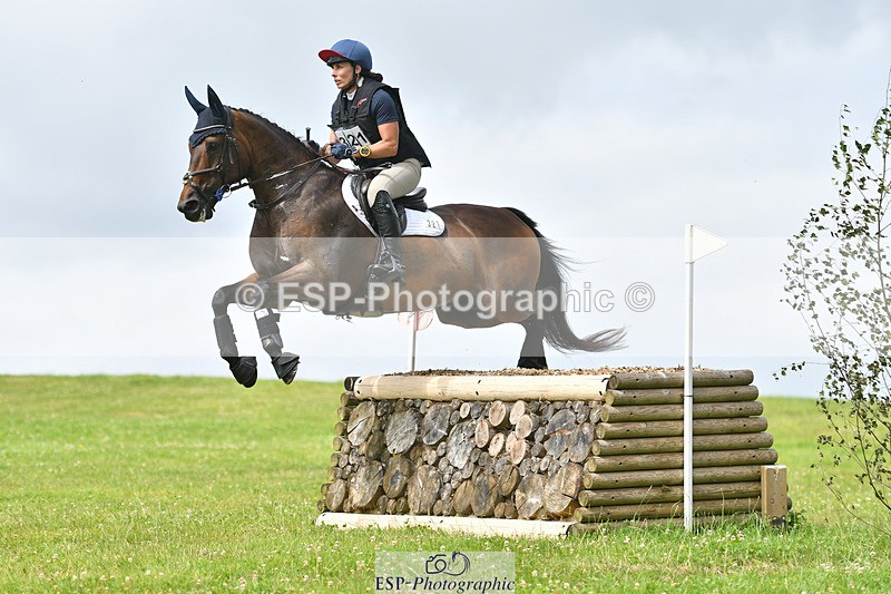 240804-120902-12451 - 321-Samantha_Lewis-KNOCKRIGG_BRONCO