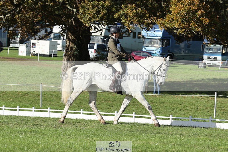 251024A-143641-14237 - G-572-Laura.Pitman With Trot Up