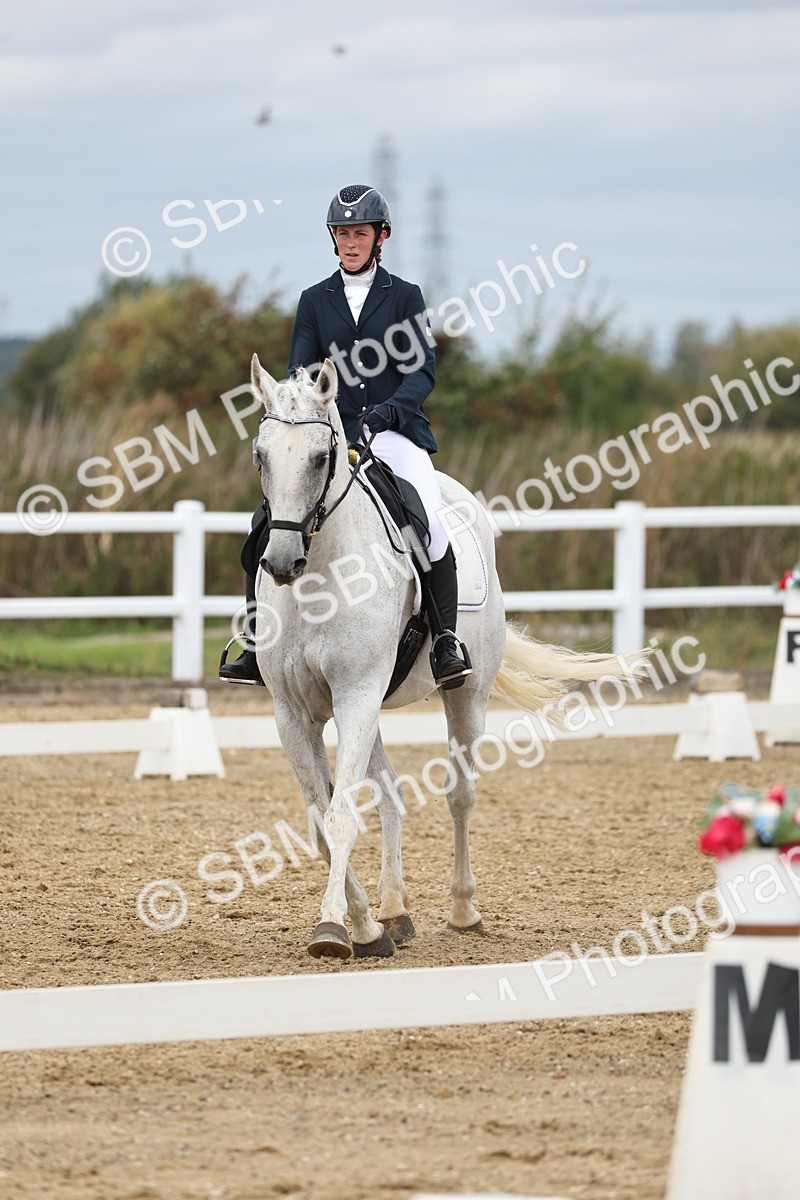 SBM_002647 - Class 7 - Novice 2 Warm Up