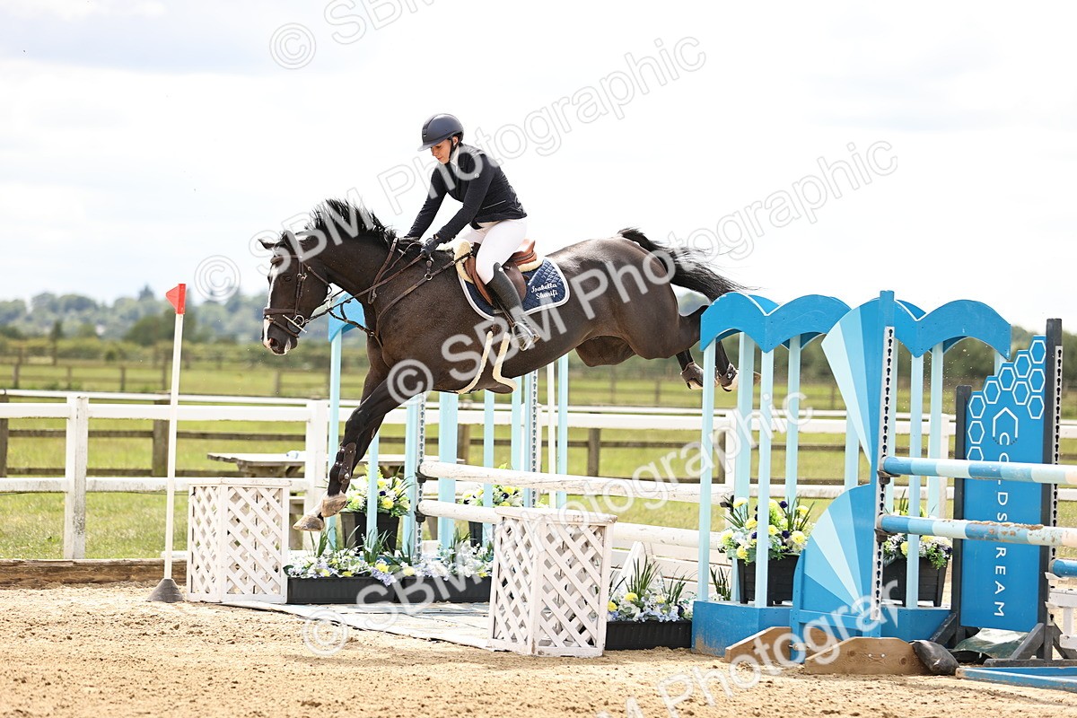 SBM_003408 - Class 11 - Senior Newcomers - 1.10m