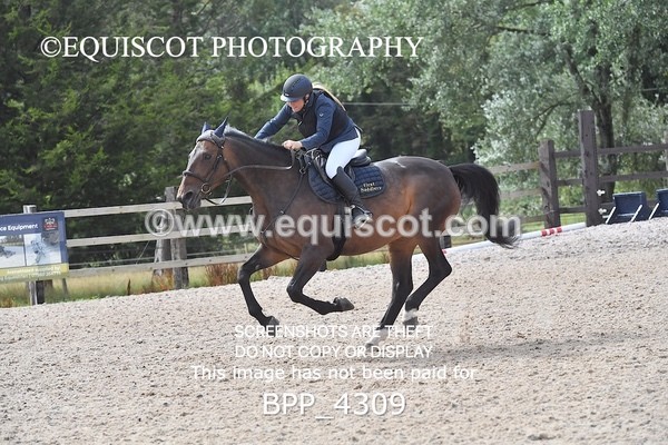 BPP_4309 - CLASS 12 SUN Senior British Novice/ 90cm Open