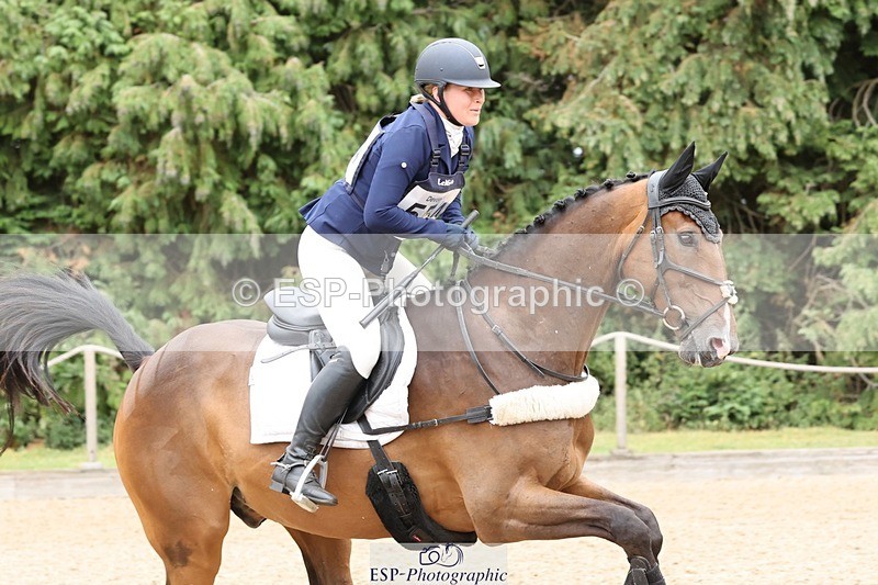 250803A-115936-12593 - M-554-Lucy.Henretty-Lee-AMANDI.VIVENDI