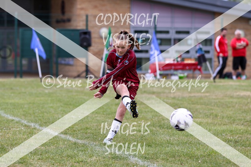 1DX31986 - Covingham Park V Tadpole Farm
