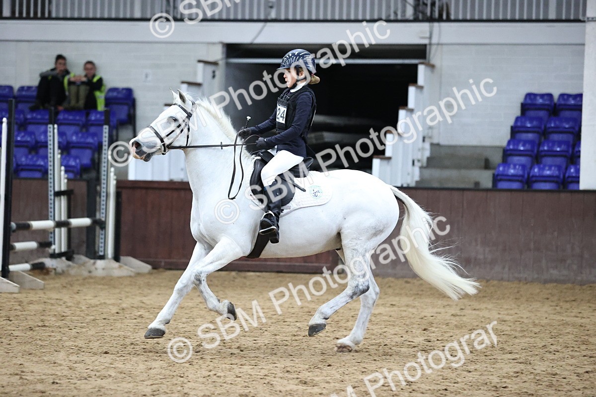 SBM_001543 - Class 5 - Henlow Veterinary Hospital 70cm
