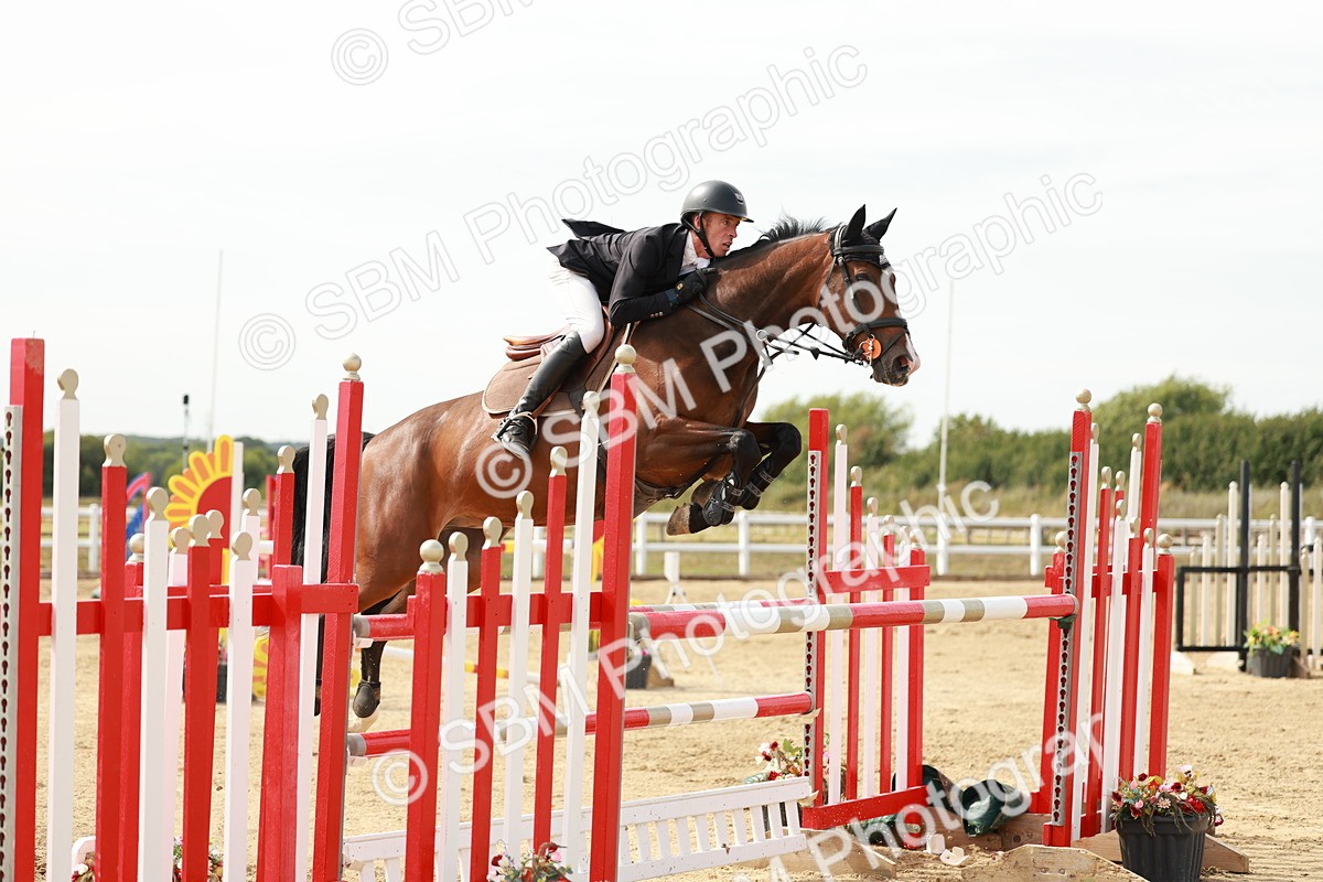 SBM_008272 - Class 4 - Senior Foxhunter - 1.20m Open