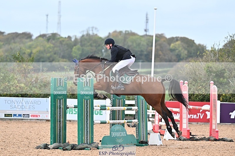 261014-124523-00484 - Cls  05 Snr Newcomers & 1.10m Open