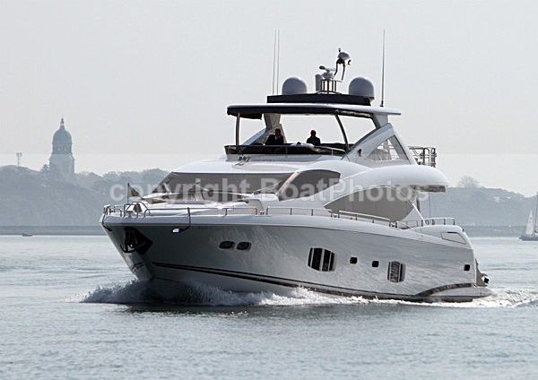 110417 HI ENERGY SUNSEEKER CHARTERS IMG_2089 - Flybridge Cruisers