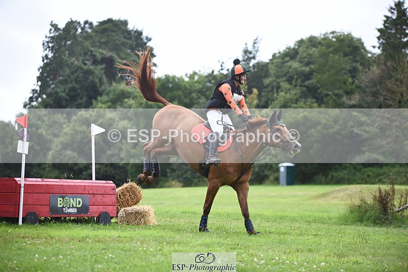 240804-163707-18627 - 620-Alana_Shapland-FOREVER_AUTUMN_DS