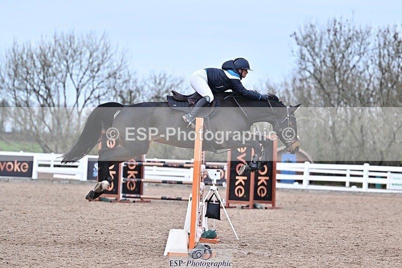 251126-135014-00639 - Cls 5 Foxhunter and 1.20m