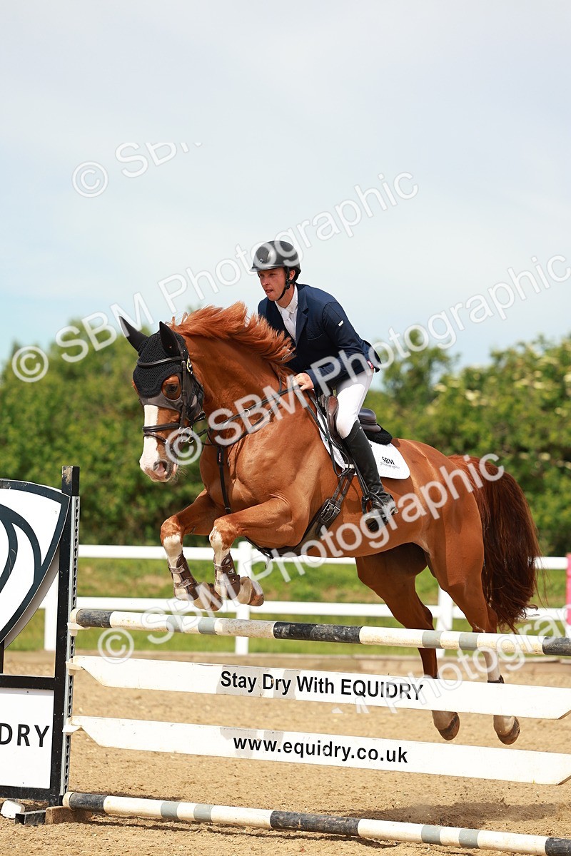 SBM_002414 - Class 4 - Senior Newcomers - 1.10m