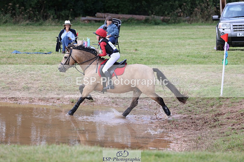 240825X-111635-32238 - 70cm XC 11.00 to 12.00