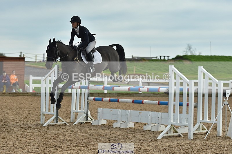 231111A-121800-01796 - Cls 12 Newcomers & 1.10m Open