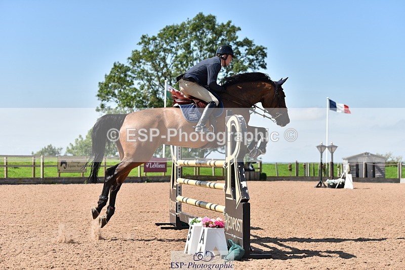 230810A-114210-00925 - Cls 9 Foxhunter