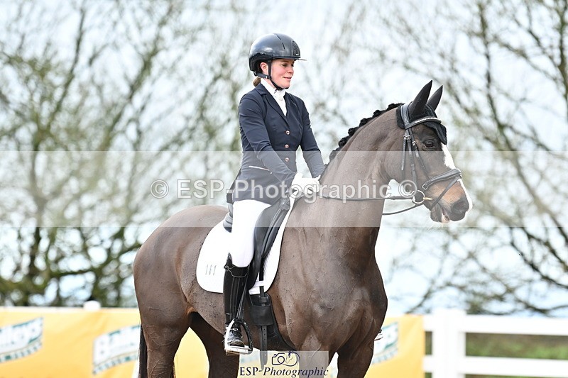 240218A-103146-05556 - 161-Katie.Warner-Active.Nuvalari