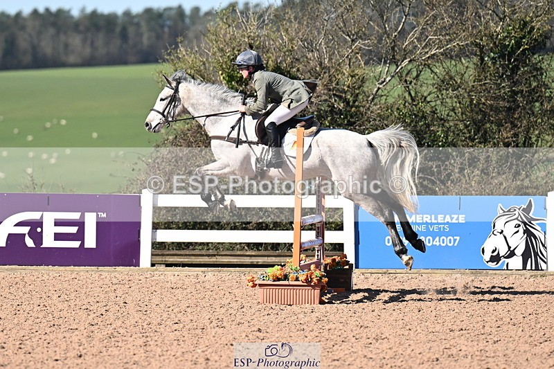 260318B-104857-00180 - Clear Round & Brit Nov 90cm