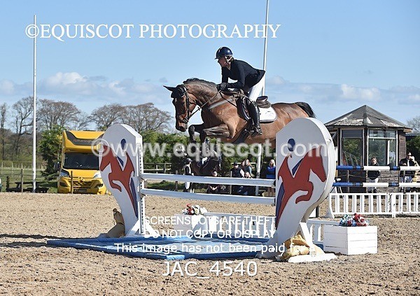 JAC_4540 - CLASS 11 SAT Andrew Hamilton Coach, RHS Foxhunter Championship Qualifier
