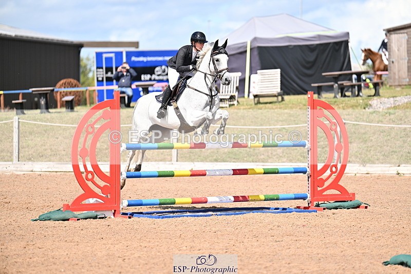 250827B-132805-00564 - Cls 4 Snr Newcomers 1.10m