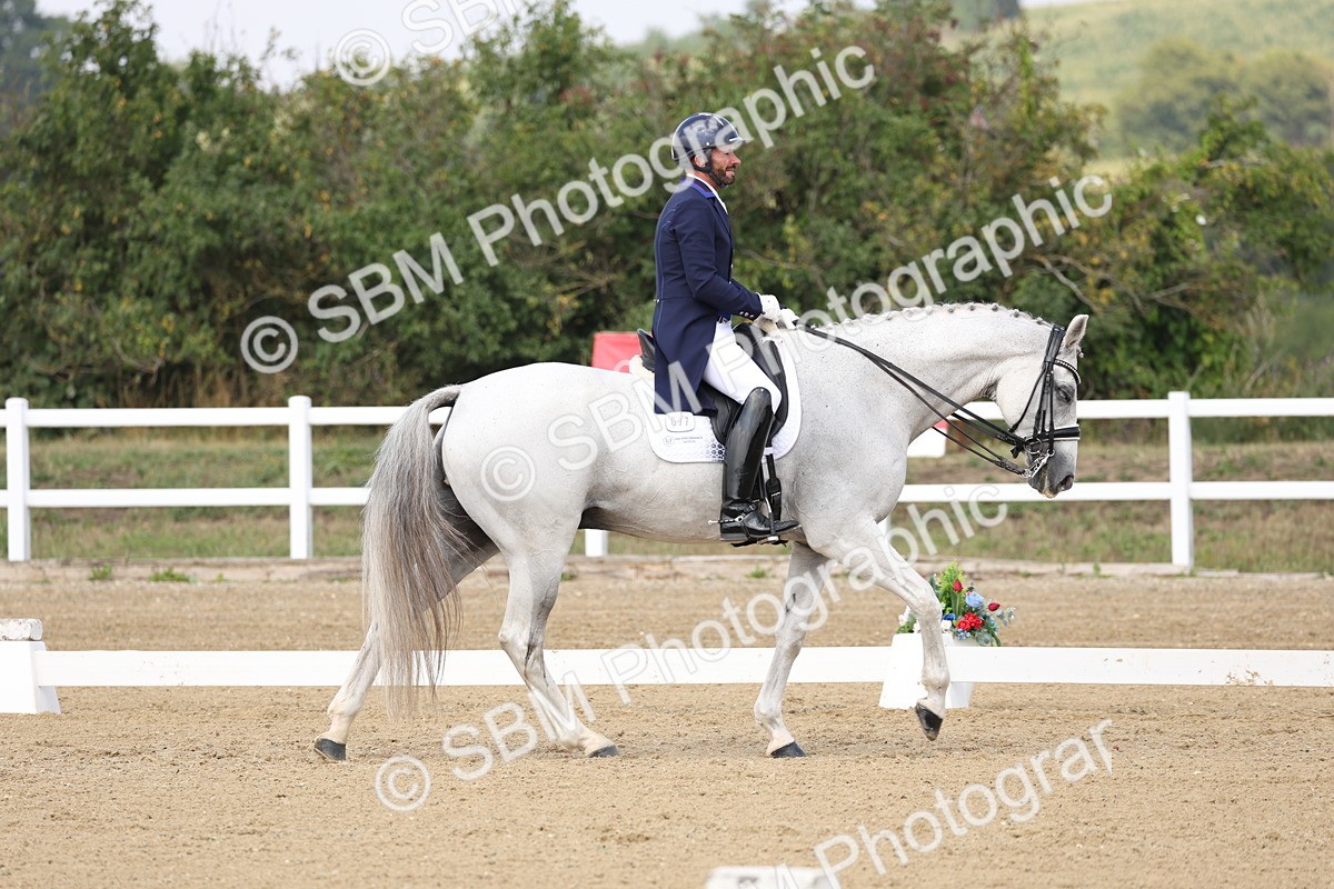 SBM_007376 - Class 9 - FEI INT I - 13.37-14.33