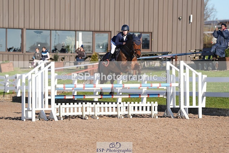 251130-120301-01142 - Cls 6 Blue Chip Pony Newcomers & 1m Open