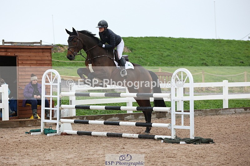 231112A-140103-04781 - Cls 20 Newcomers & 1.10m Open