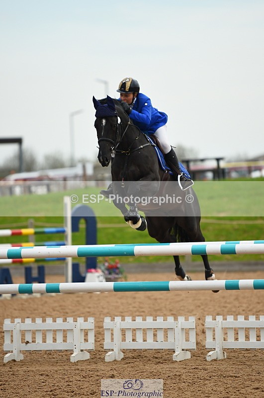 230504A-092720-00358 - Cls 8 Snr Foxhunter