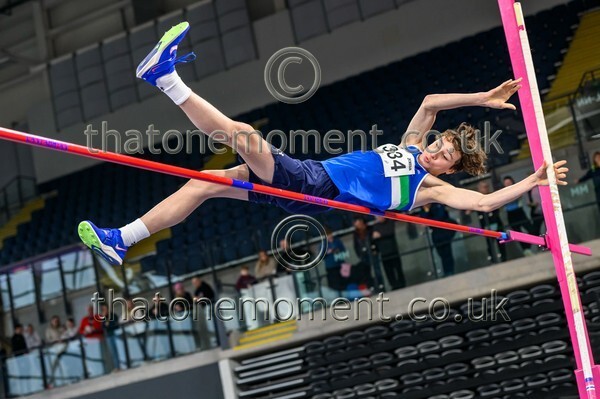 AgeInd25SAT-918192 - Field Male