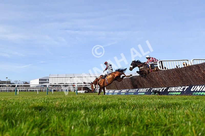 250125-Race 3-Moon DOrange-0338 - Race 3