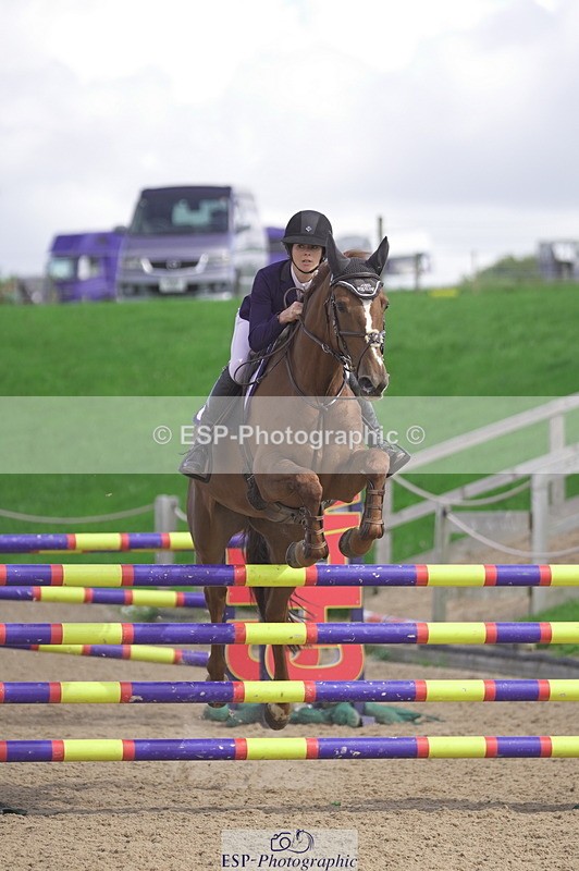 230806A-104840-01442 - Cls 13 Snr Newcomers & 1.10m Open