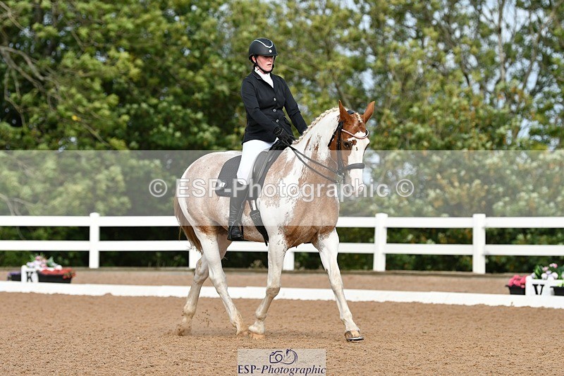 250906-100209-00545 - 090-Isabel.LawsonIn.the.pink